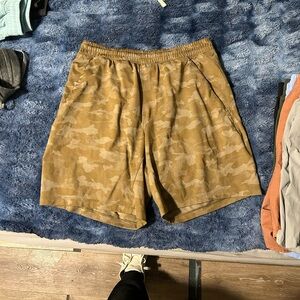 Men’s camo lululemon shorts size M